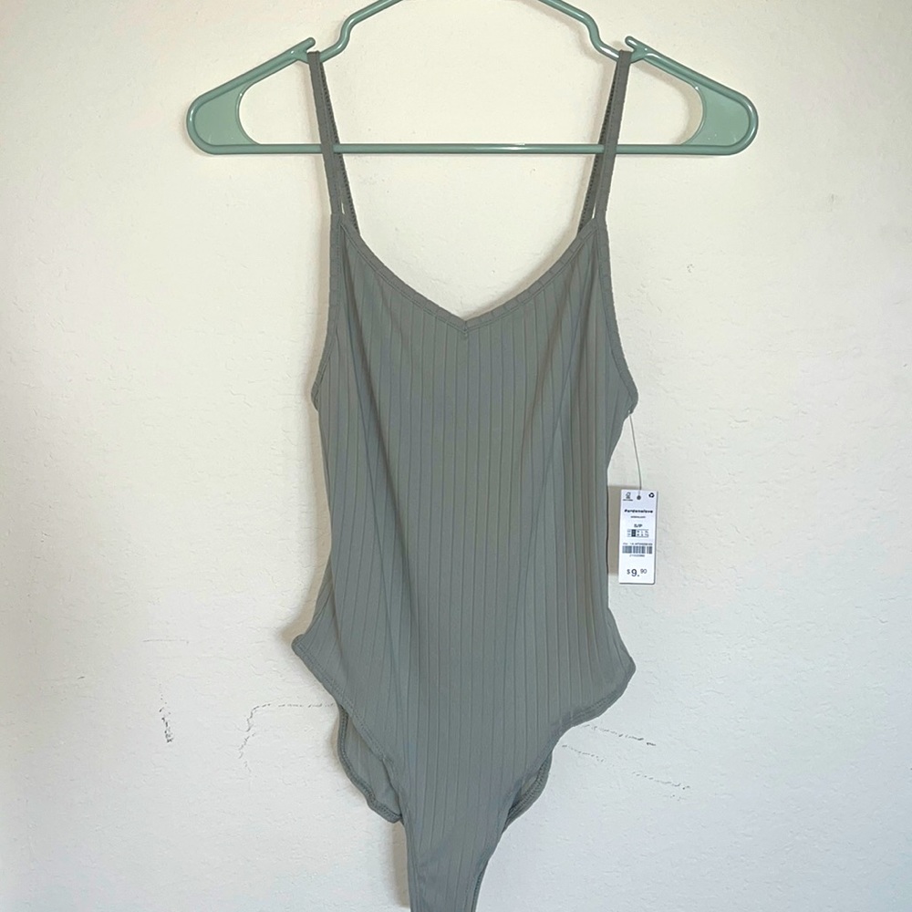 NEW Size small Ardene Bodysuit